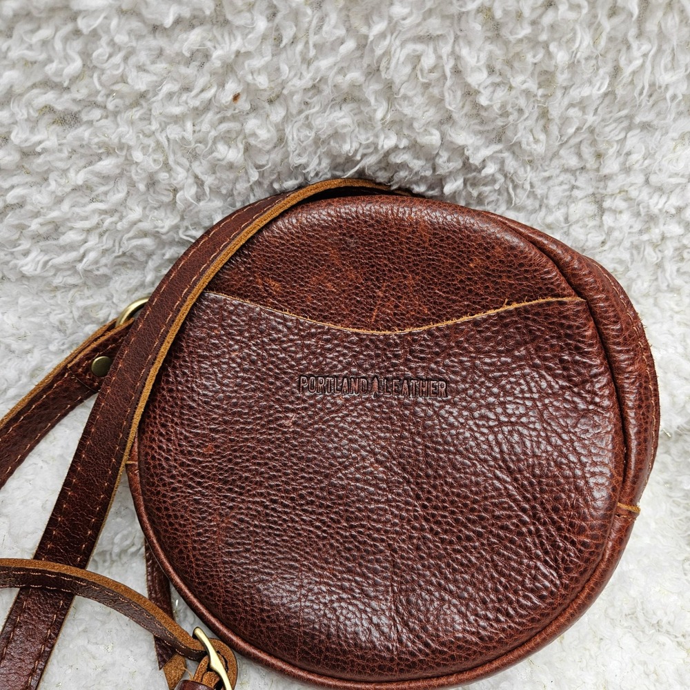 Portland Leather Almost Perfect Pebble Leather Circle Crossbody in Nutmeg‎